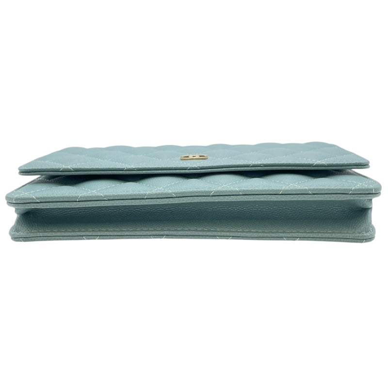 シャネル CHANEL マトラッセ チェーンウォレット A33814 25番台 ライトブルー SV金具 キャビアスキン レディース ウォレットチェーン