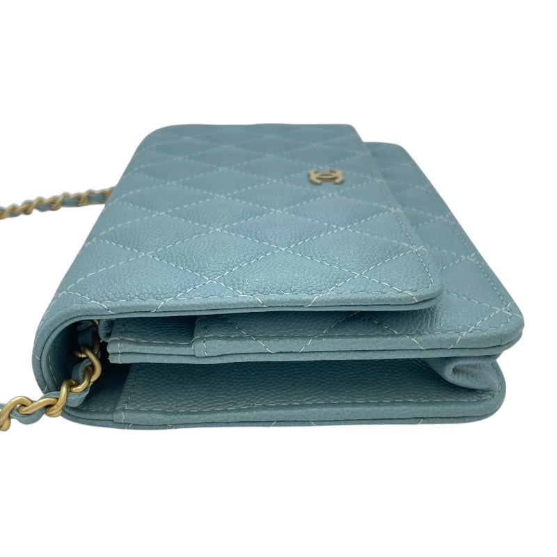 シャネル CHANEL マトラッセ チェーンウォレット A33814 25番台 ライトブルー SV金具 キャビアスキン レディース ウォレットチェーン