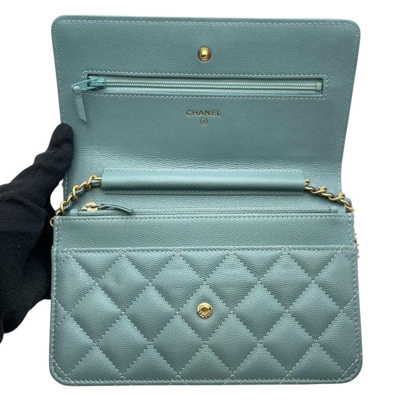 シャネル CHANEL マトラッセ チェーンウォレット A33814 25番台 ライトブルー SV金具 キャビアスキン レディース ウォレットチェーン
