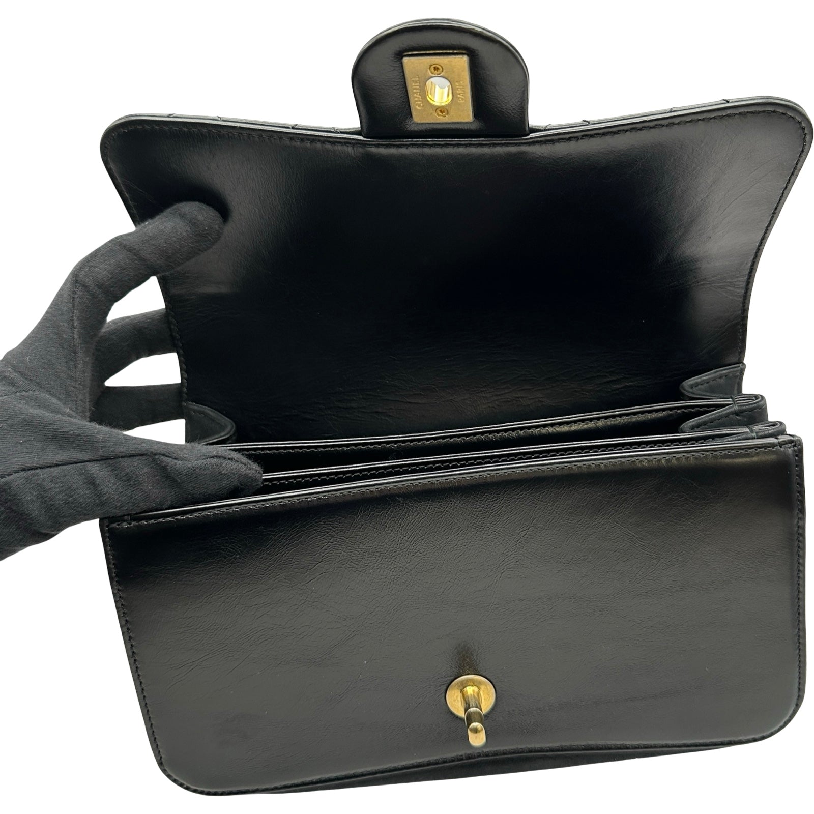 シャネル CHANEL トリプルフラップバッグ A91864 26番台 ブラック