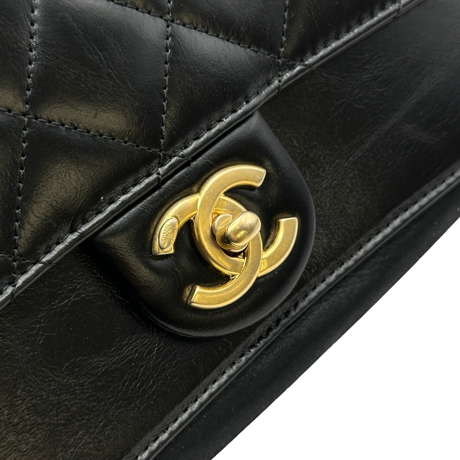 シャネル CHANEL トリプルフラップバッグ A91864 26番台 ブラック/ゴールド金具 カーフスキン レディース ショルダーバッグ シャネル CHANEL トリプルフラップバッグ A91864 26番台 ブラック