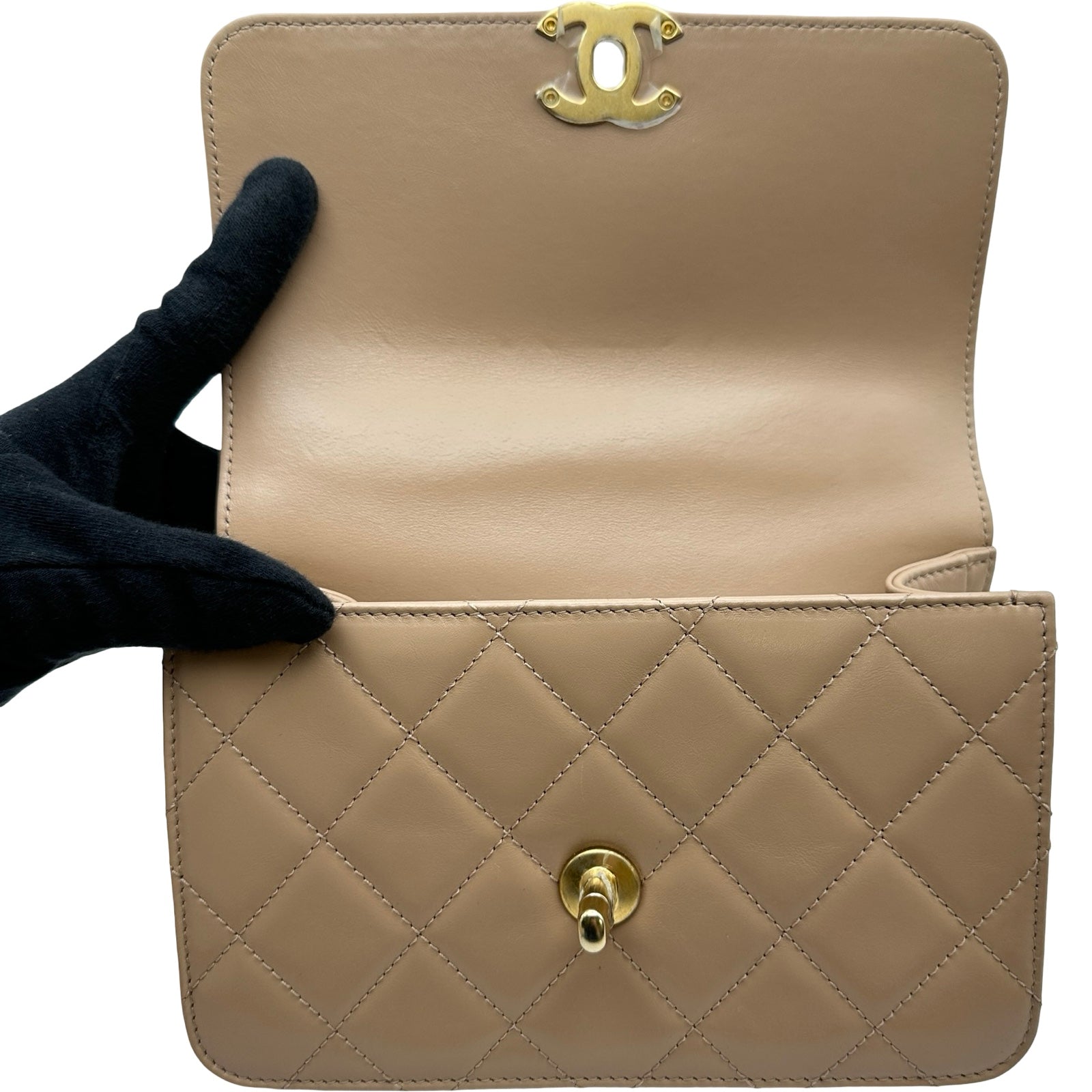 シャネル CHANEL マトラッセミニフラップバッグ AS2615 ベージュ
