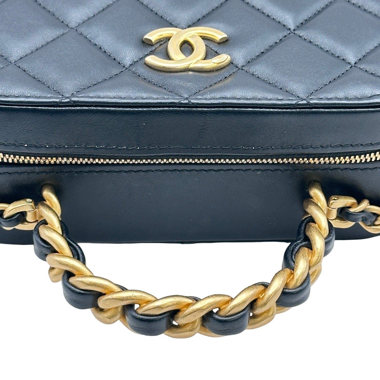 シャネル CHANEL マトラッセ スモールバニティケース AS3318 ブラック