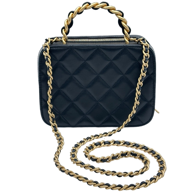 ◇即日発送◇ CHANELラムスキン マトラッセスモールバックパック ノベルティ シャネル CHANEL マトラッセ スモールバニティケース AS3318 ブラック