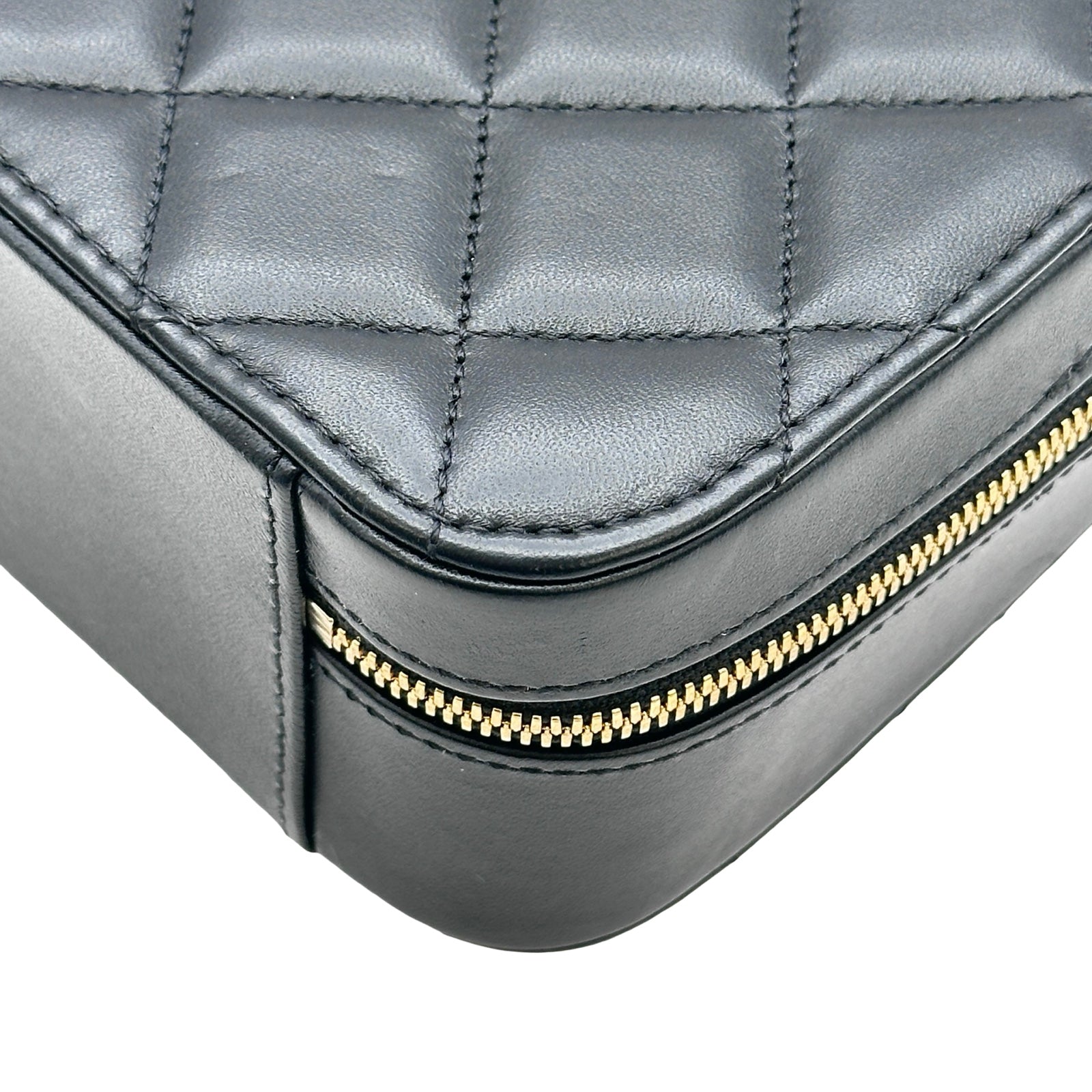 シャネル CHANEL マトラッセ スモールバニティケース AS3318 ブラック