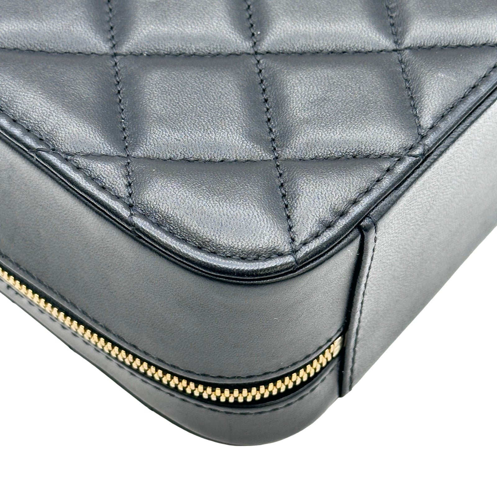 シャネル CHANEL マトラッセ スモールバニティケース AS3318 ブラック
