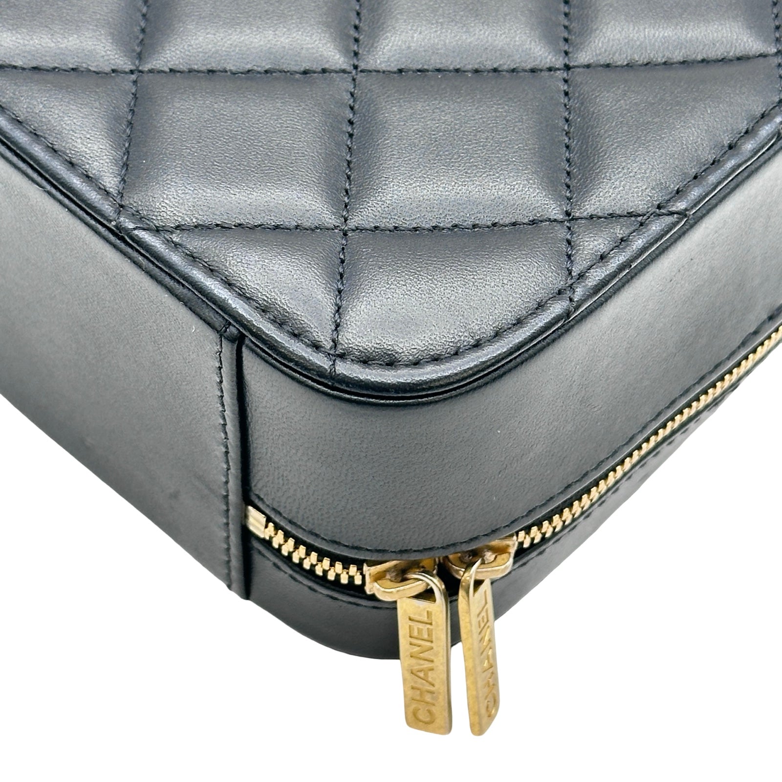 シャネル CHANEL マトラッセ スモールバニティケース AS3318 ブラック