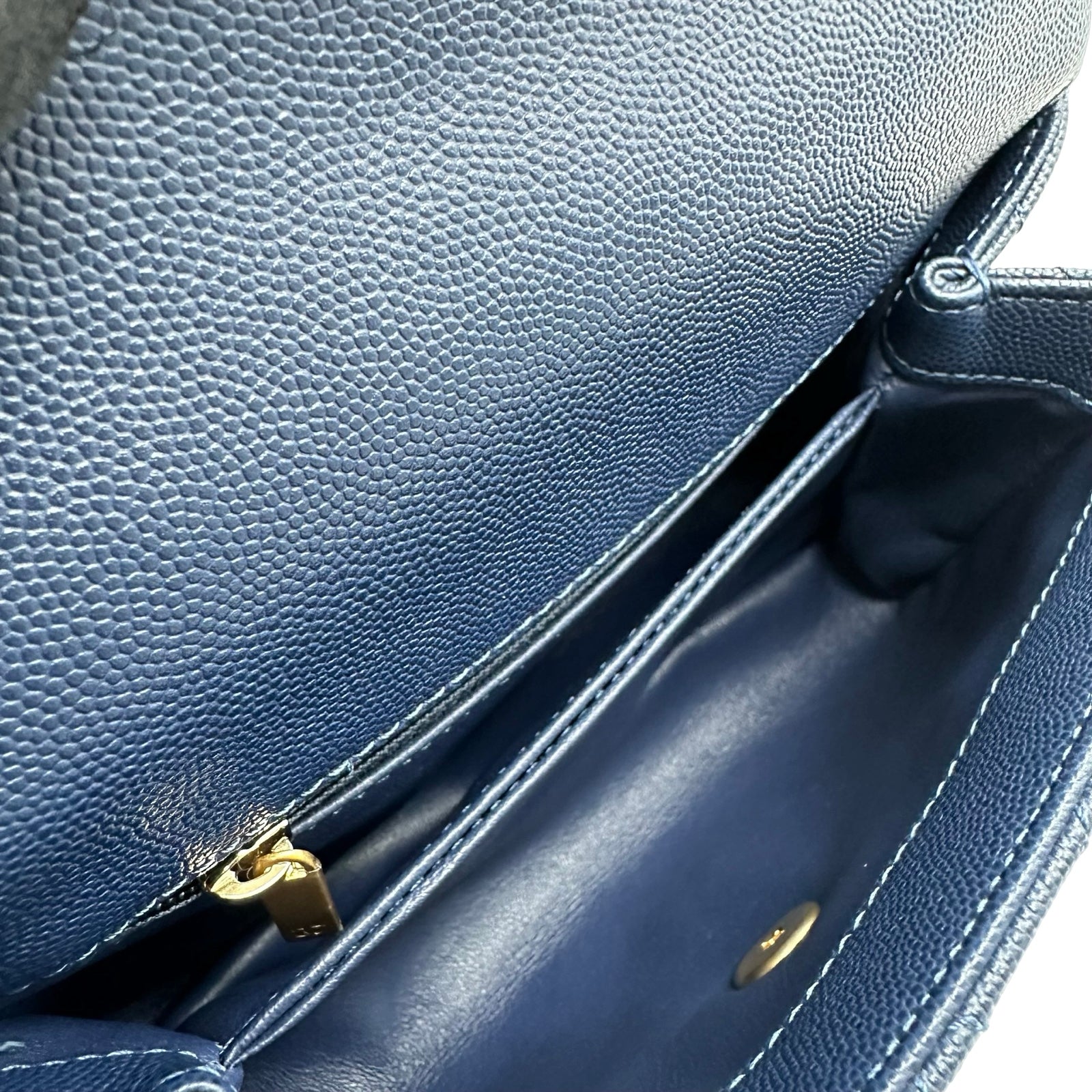 シャネル CHANEL ココハンドル XS A92990 24番台 ブルー ゴールド金具