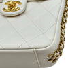 シャネル CHANEL マトラッセ ショルダーバッグ ホワイト ゴールド金具 キャビアスキン レディース ショルダーバッグ