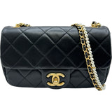 シャネル CHANEL マトラッセフラップショルダーバッグ AS2210 30番台 ブラック ゴールド金具 ラムスキン レディース ショルダーバッグ