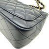 シャネル CHANEL ミニマトラッセ A35200 29番台 ネイビー ゴールド金具 ラムレザー レディース ショルダーバッグ