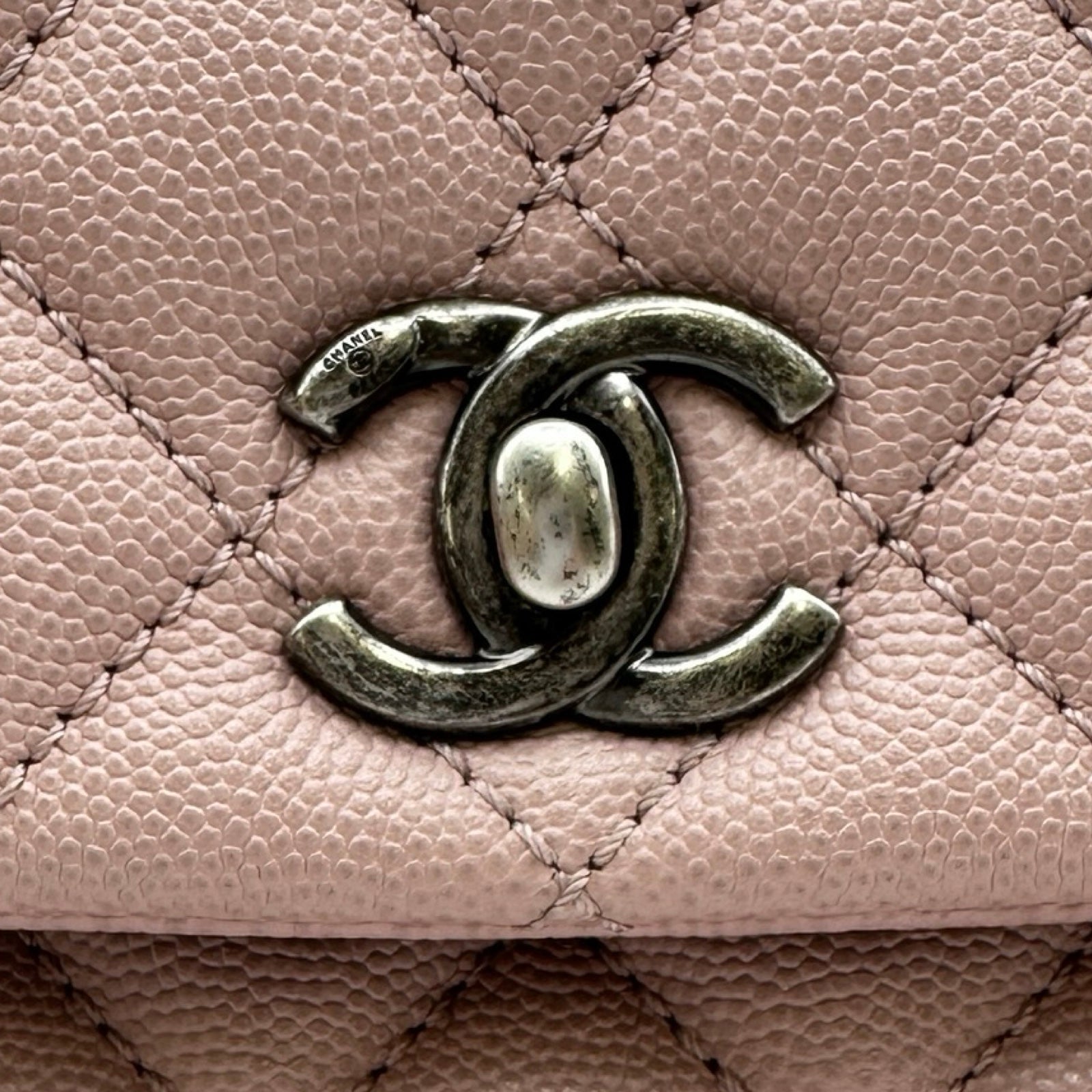 シャネル CHANEL ココハンドルXS A92900 23番台 ピンク シルバー金具