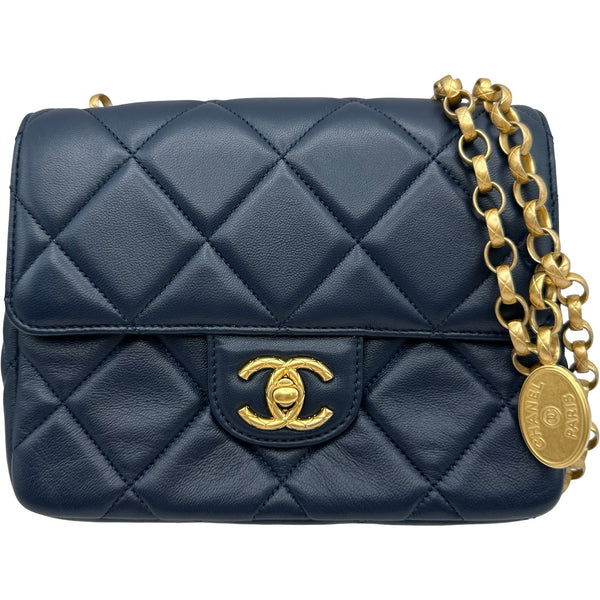 シャネル CHANEL マトラッセメダルチャームチェーンショルダー