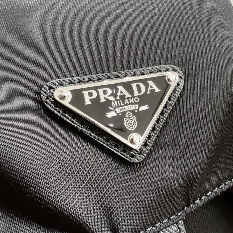 プラダ PRADA ミディアム Re-Nylon バックパック 1BZ811 ブラック シルバー金具 ナイロン/サフィアーノ レディース リ |  中古ブランドリユースショップ OKURA(おお蔵)