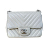 シャネル CHANEL ミニマトラッセ A35200 アイボリー　シルバー金具 カーフ レディース ショルダーバッグ