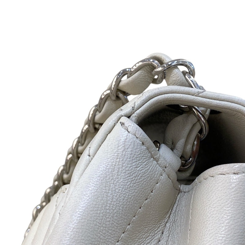 シャネル CHANEL ミニマトラッセ A35200 アイボリー　シルバー金具 カーフ レディース ショルダーバッグ