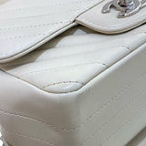 シャネル CHANEL ミニマトラッセ A35200 アイボリー　シルバー金具 カーフ レディース ショルダーバッグ