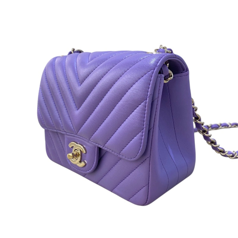 CHANEL ミニマトラッセ　ミニバック　ネックレス シャネルミニマトラッセ チェーンショルダーバッグ 黒 ゴールド