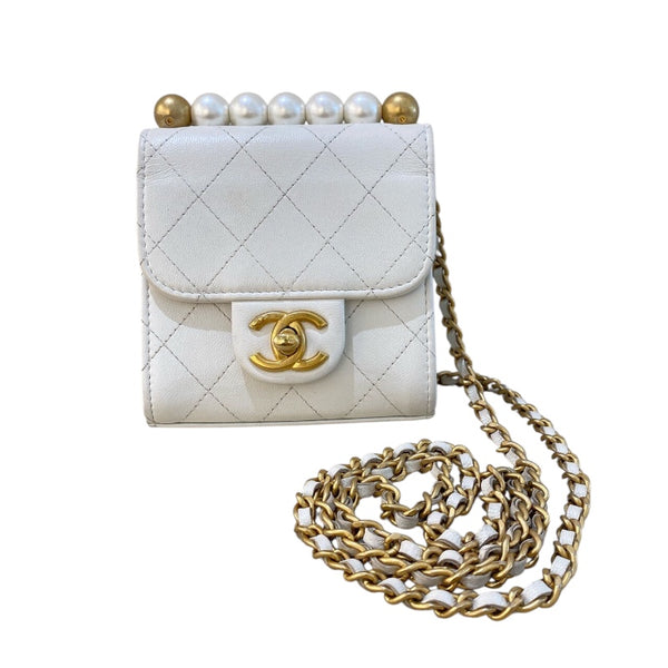 シャネル CHANEL パールチェーンクラッチショルダー AP0997 ホワイト/ゴールド金具 カーフスキン レディース ショルダーバッグ