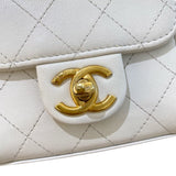 シャネル CHANEL パールチェーンクラッチショルダー AP0997 ホワイト/ゴールド金具 カーフスキン レディース ショルダーバッグ