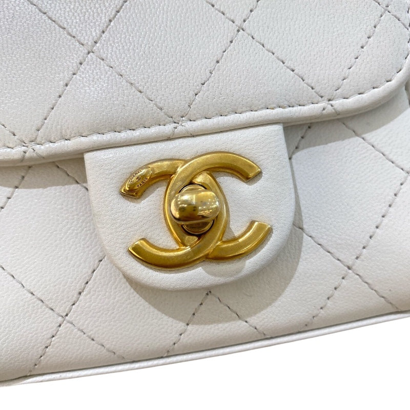 シャネル CHANEL パールチェーンクラッチショルダー AP0997 ホワイト/ゴールド金具 カーフスキン レディース ショルダーバッグ