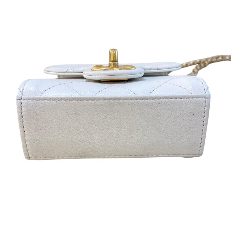 シャネル CHANEL パールチェーンクラッチショルダー AP0997 ホワイト/ゴールド金具 カーフスキン レディース ショルダーバッグ