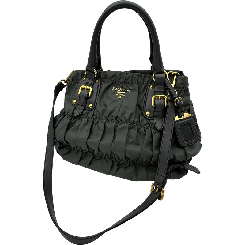 美品 シルクPRADA 黒 リングハンドル パーティーバッグ 美品 シルクPRADA 黒 リングハンドル パーティーバッグ 美品 シルク