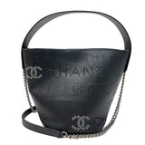 シャネル CHANEL ロゴパンチング　チェーンショルダーバッグ 27番台 ブラック シルバー金具 カーフスキン レディース ショルダーバッグ