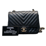 シャネル CHANEL ミニマトラッセ17 Vステッチ A011153 ブラック/GD金具 ラムスキン レディース ショルダーバッグ