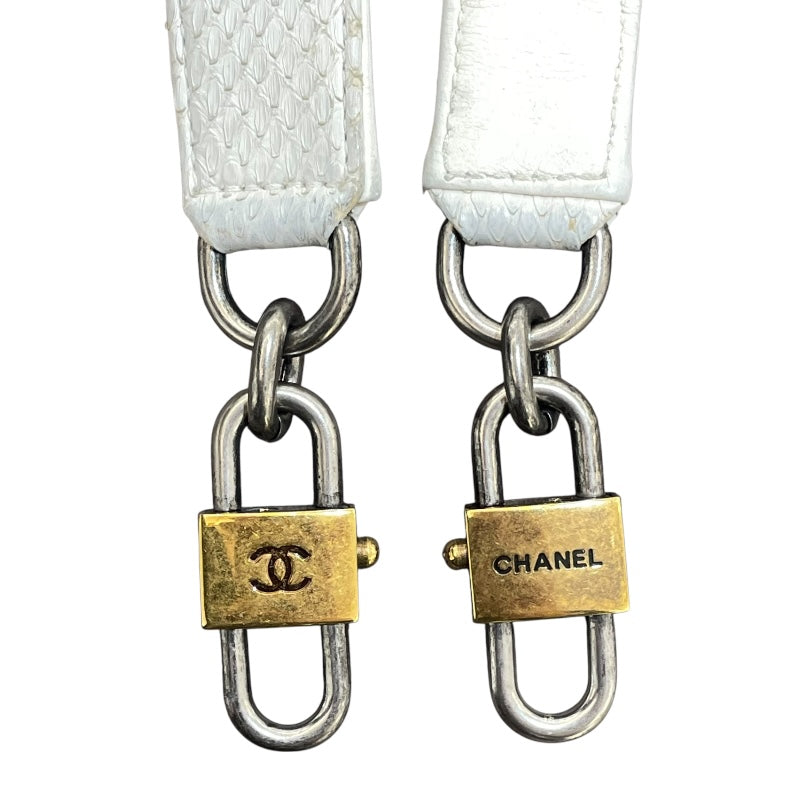 シャネル CHANEL スモールフラップクロスボディ 22番台 ホワイト パイソン レディース ショルダーバッグ