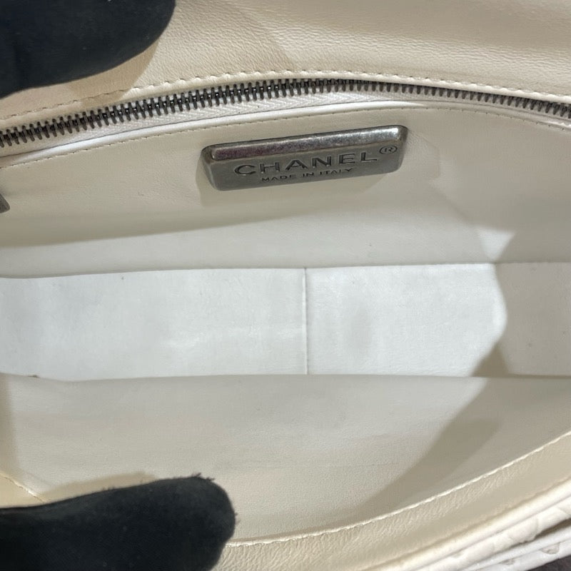 シャネル CHANEL スモールフラップクロスボディ 22番台 ホワイト パイソン レディース ショルダーバッグ