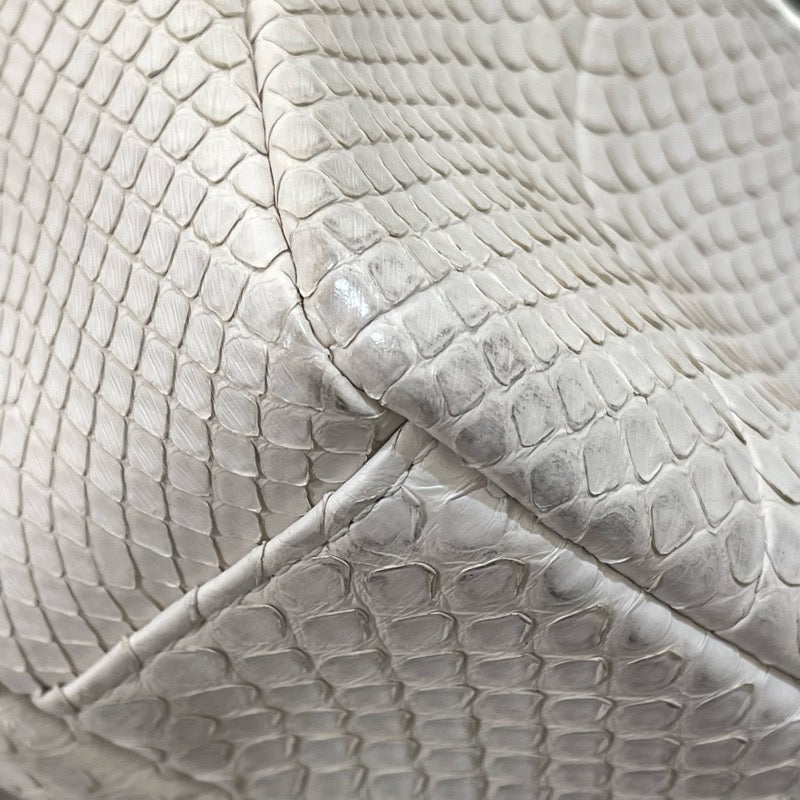 シャネル CHANEL スモールフラップクロスボディ 22番台 ホワイト パイソン レディース ショルダーバッグ