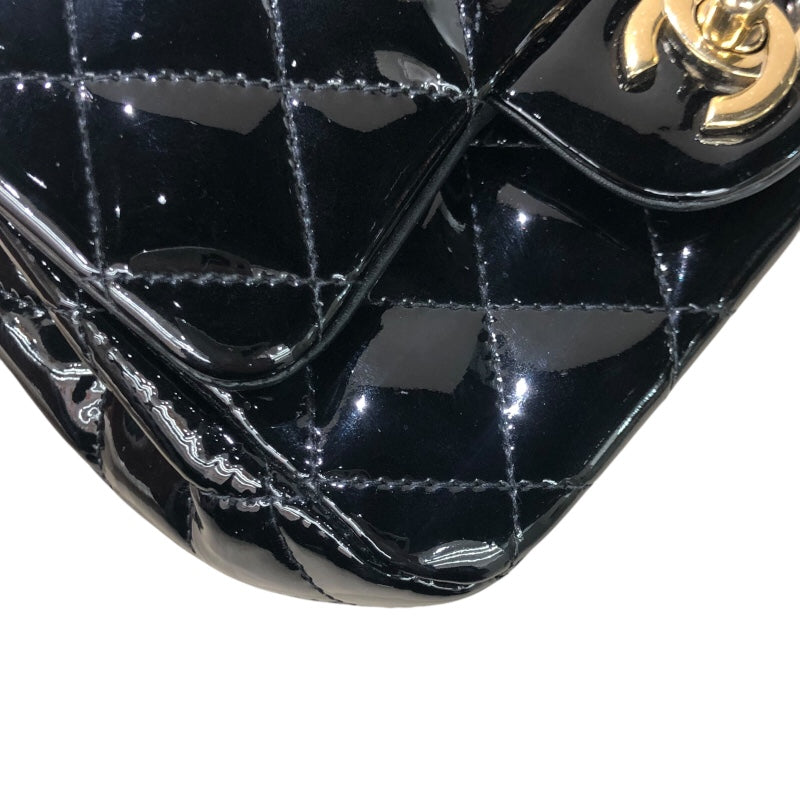 シャネル CHANEL ミニマトラッセ18 パテント A01115 ブラック　ゴールド金具 エナメル レディース ショルダーバッグ