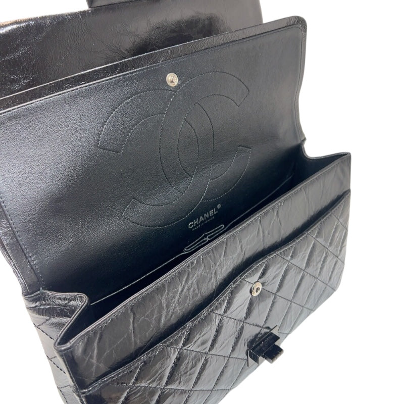 シャネル CHANEL 2.55　マトラッセマキシ　チェーンショルダー A37590  ブラック　ブラック金具 エイジドカーフスキン レディース ショルダーバッグ