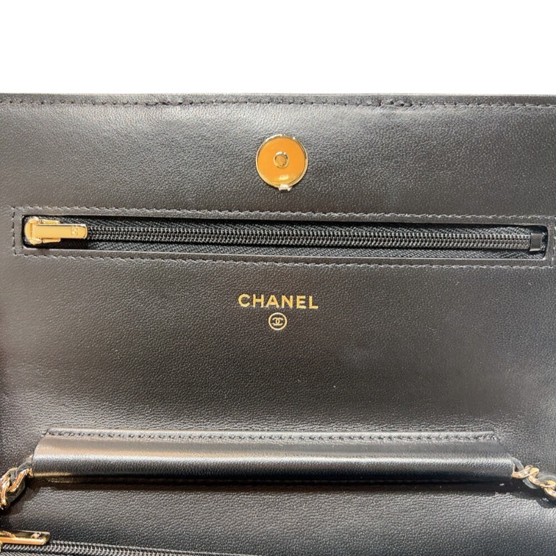 シャネル CHANEL マトラッセ チェーンウォレット AP0250 ブラック/ホワイト　ゴールド金具 ラムスキン レディース ショルダーバッグ