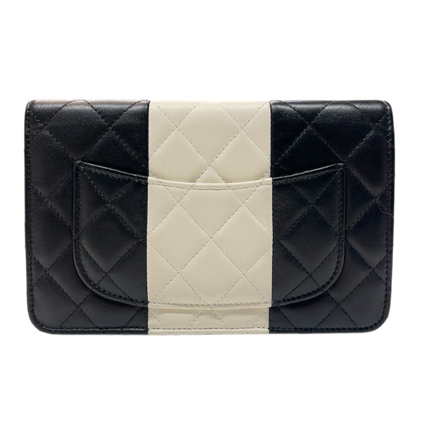 シャネル CHANEL マトラッセ チェーンウォレット AP0250 ブラック/ホワイト　ゴールド金具 ラムスキン レディース ショルダーバッグ