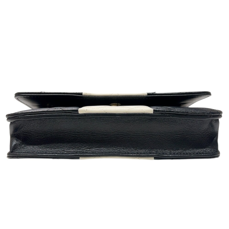 シャネル CHANEL マトラッセ チェーンウォレット AP0250 ブラック/ホワイト　ゴールド金具 ラムスキン レディース ショルダーバッグ