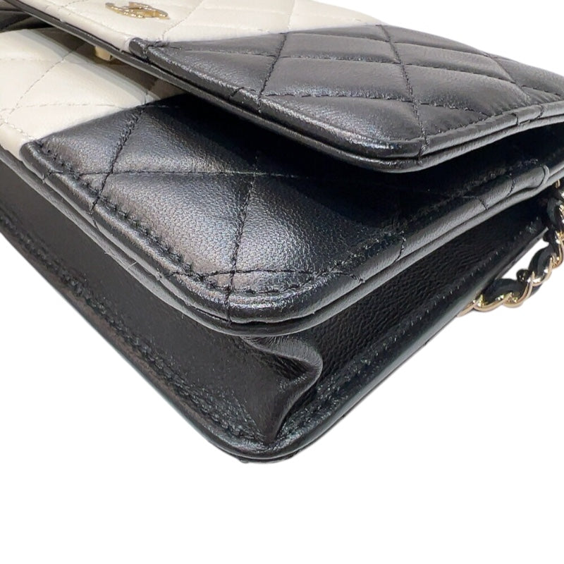 シャネル CHANEL マトラッセ チェーンウォレット AP0250 ブラック/ホワイト　ゴールド金具 ラムスキン レディース ショルダーバッグ