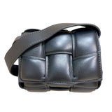 ボッテガ・ヴェネタ BOTTEGA VENETA キャンディパデッドカセット 716648VCQR1 ブラック レザー レディース ショルダーバッグ