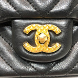 シャネル CHANEL シェブロンVステッチチェーンウォレット 26番台 ブラック ゴールド金具 ラムスキン レディース ショルダーバッグ