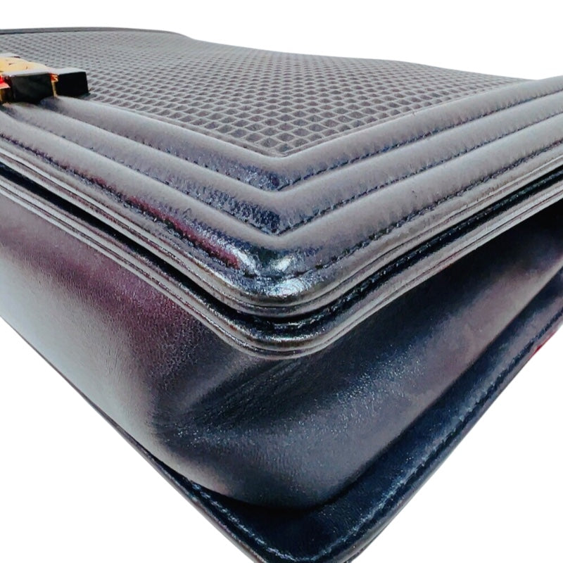 シャネル CHANEL ボーイシャネル28 A92193 ネイビー　ゴールド金具 カーフスキン レディース ショルダーバッグ