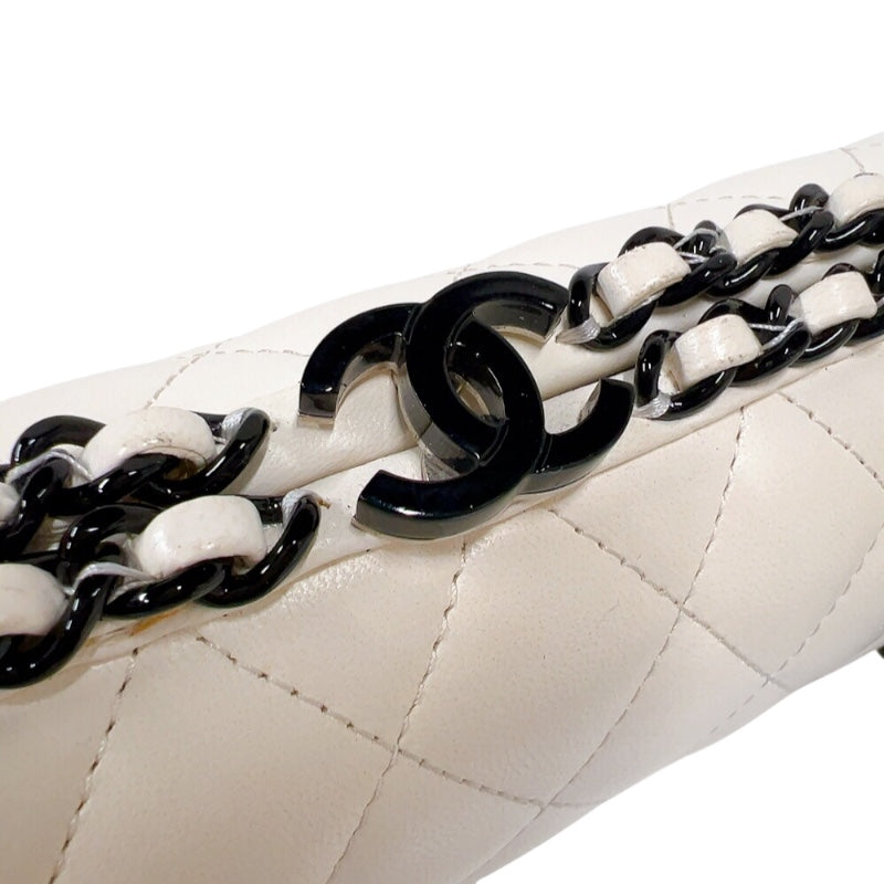 シャネル CHANEL マトラッセ　イブニングバッグ ホワイト/ブラック ラムスキン レディース ショルダーバッグ