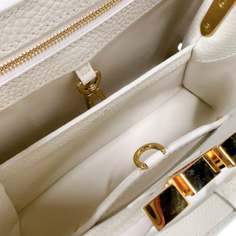 Louis Vuitton ホワイトレザー キーホルダー ルイヴィトン キーホルダー LVキャット チャーム ホワイト