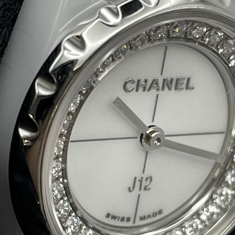 シャネル CHANEL J12 19mm H5237 ホワイト セラミック/SS クオーツ レディース 腕時計