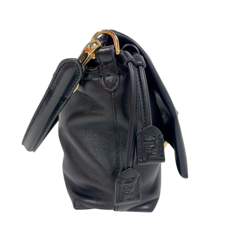 フェンディ FENDI マンマバケットミディアム 8BR833 ブラック　ゴールド金具 ナッパレザー レディース ショルダーバッグ