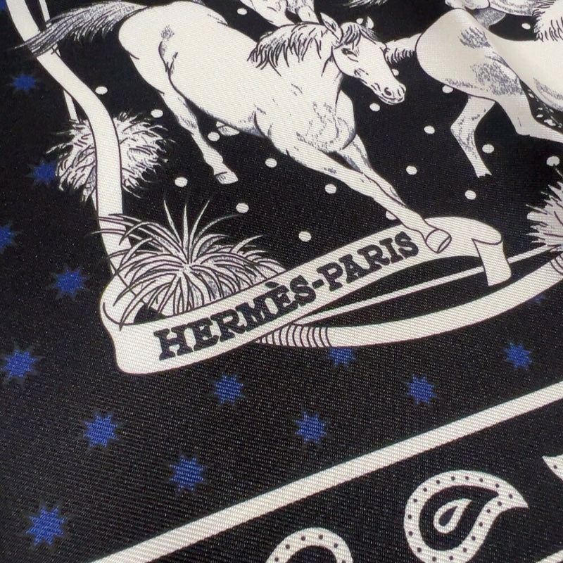 エルメス HERMES カレ55　野生馬　Les Mustangs Bandana ノワール/ブラン/マリン シルク レディース スカーフ