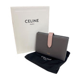 セリーヌ CELINE ミディアムストラップウォレット 10B643 グレー/ピンク グレインカーフ レディース 二つ折り財布