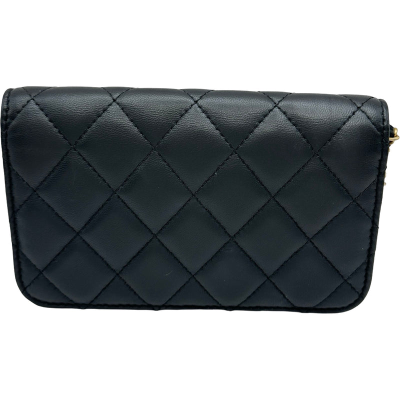 CHANEL ポーチ ラムレザー　小サイズ シャネル CHANEL マトラッセチェーンポーチ ブラック ゴールド金具