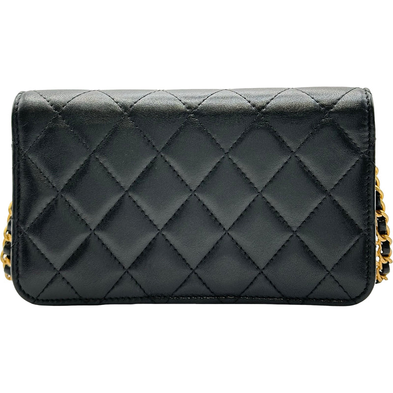 シャネル CHANEL マトラッセフラップフォンホルダー AP3106 ブラック
