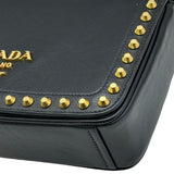 プラダ PRADA ロゴ スタッズ チェーンショルダー 1BD147 ブラック ゴールド金具 カーフスキン レディース ショルダーバッグ